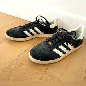 Adidas Carbon Off White Gazelle - Barely Used